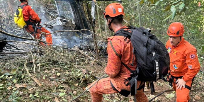 quatro-pessoas-morrem-apos-queda-de-helicoptero-no-rio-de-janeiro