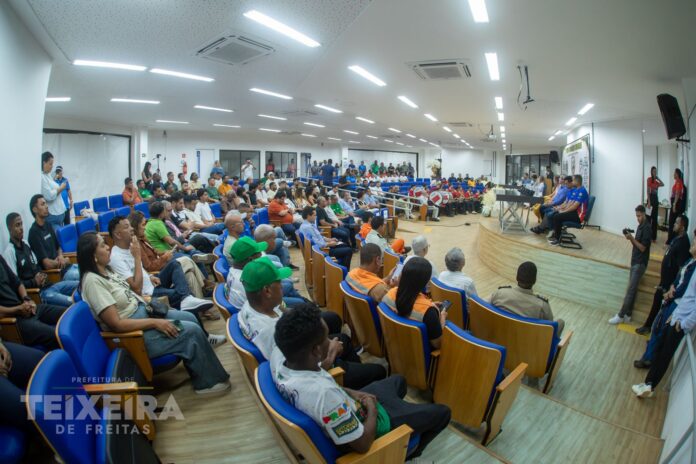 extremo-sul-da-bahia-se-reune-para-lancar-a-1a-copa-consorcio-construir-de-futebol-em-teixeira-de-freitas