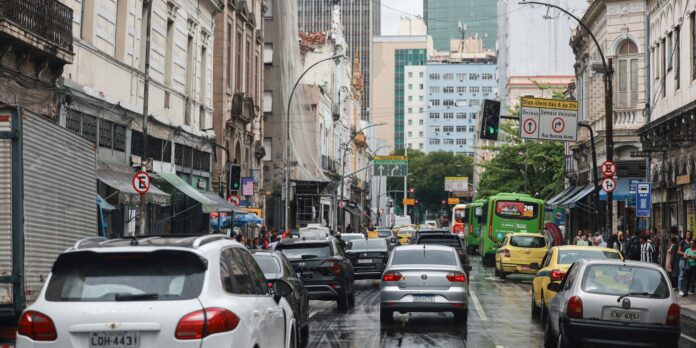 adesivo-de-campanha-pode-comprometer-a-cobertura-de-seguro