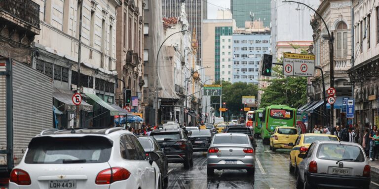 adesivo-de-campanha-pode-comprometer-a-cobertura-de-seguro