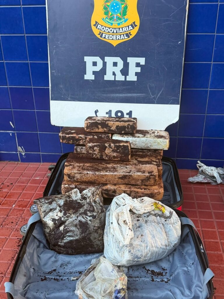 prf-apreende-13,7-kg-de-cocaina-em-mala-que-continha-cafe-durante-abordagem-a-onibus-na-bahia