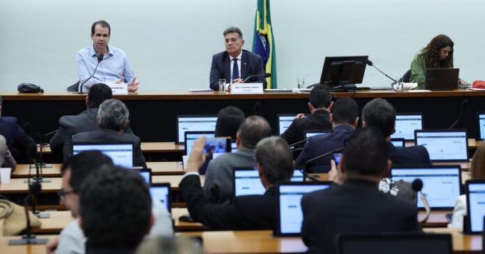 comissao-na-camara-analisa-reducao-da-maioridade-penal-para-16-anos