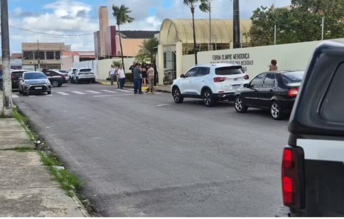 advogado-e-cliente-baleados-no-forum-de-aracaju;-atirador-foge-a-pe