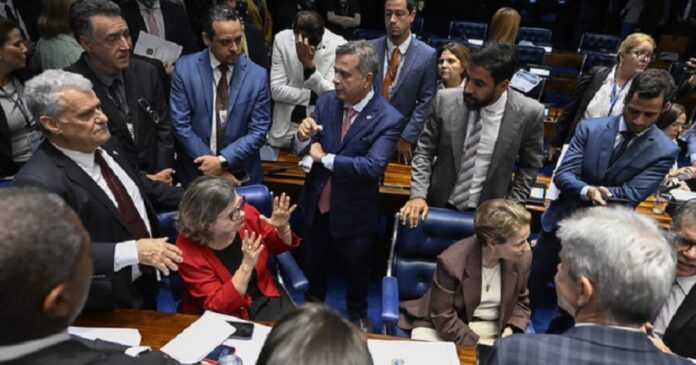 senado-fecha-acordo-com-executivo-e-aprova-plp-para-mitigar-impactos-das-guerras-na-economia-brasileira