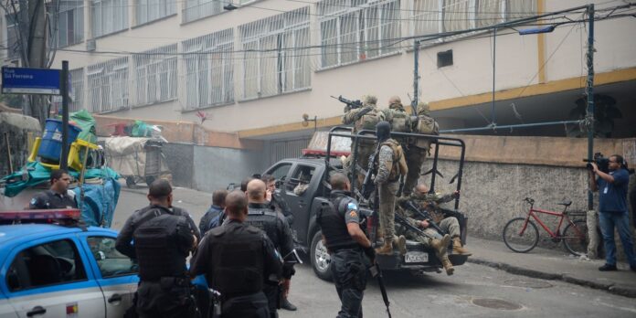 no-rio,-julho-teve-34-tiroteios-envolvendo-faccoes-criminosas
