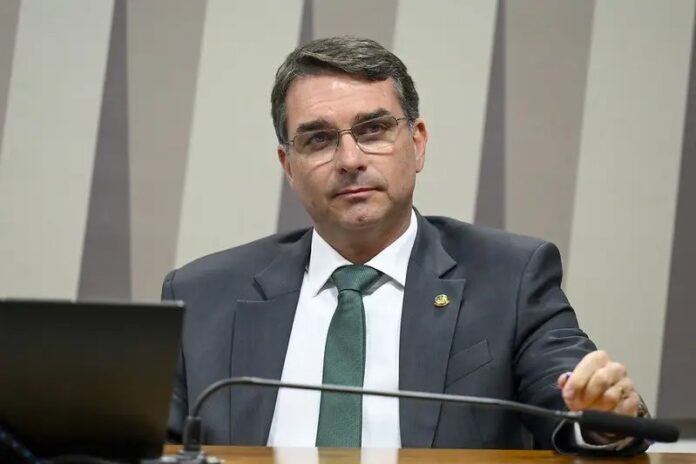 tse:-filiacao-de-flavio-bolsonaro-a-missao-nao-foi-hack;-uso-indevido-do-sistema