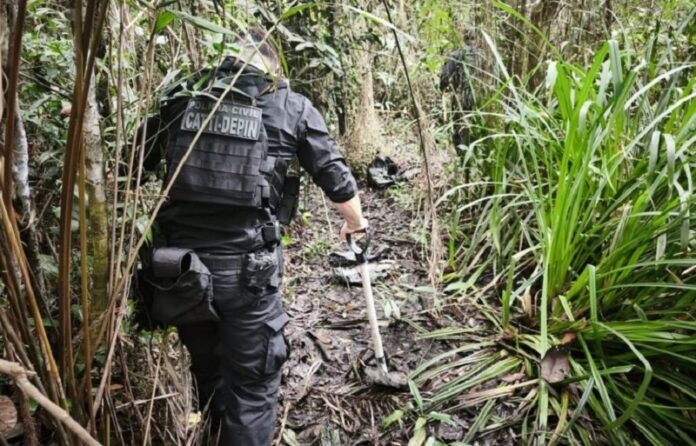 policia-encontra-pa,-sacos-e-fita-em-busca-de-tres-jovens-desaparecidas
