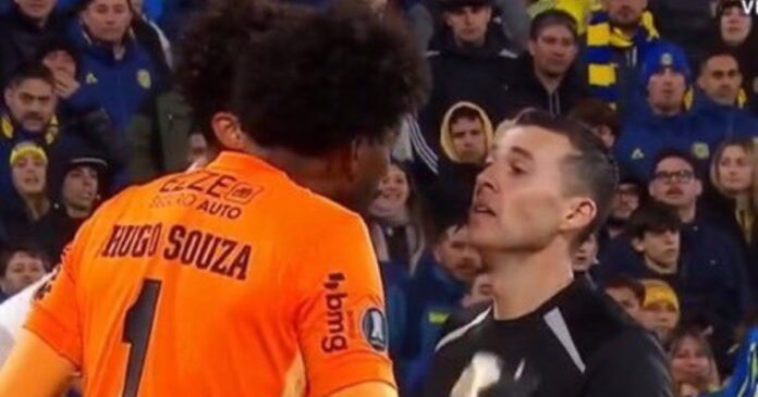 hugo-souza-denuncia-racismo-na-argentina;-arbitro-aciona-protocolo-em-jogo-do-corinthians-pela-libertadores