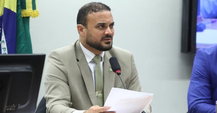 alden,-autor-de-proposta-para-reduzir-a-maioridade-penal,-promove-debate-publico-em-salvador,-aberto-a-populacao
