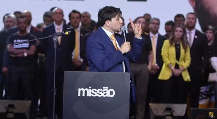 ameaca-de-morte-a-renan-santos-e-relatada-antes-de-ato-em-sao-paulo