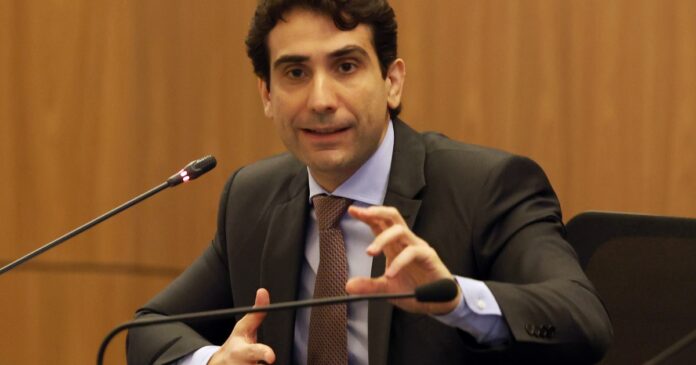 galipolo-critica-pressoes-de-empresas-para-adocao-do-fgc