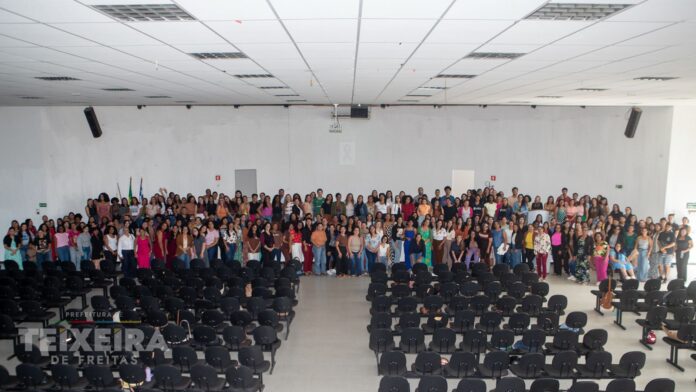 capacitacao-para-profissionais-de-apoio-no-manejo-de-alunos-autistas