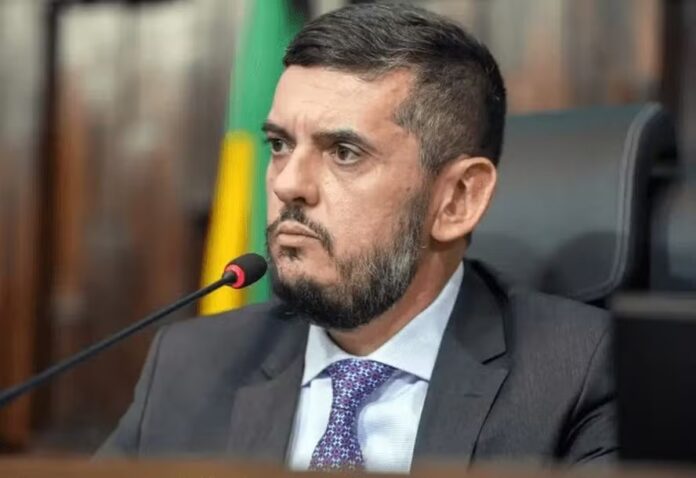moraes-vota-para-tornar-reus-bacellar-e-th-joias-por-vazamento-de-operacao-contra-o-cv