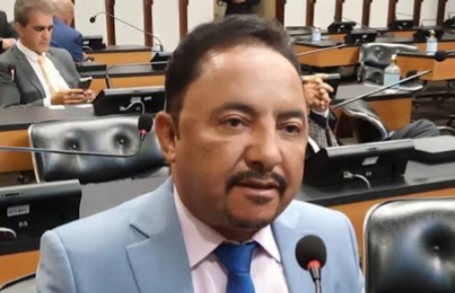 deputado-roberto-carlos-sai-ileso-apos-veiculo-atingir-vacas-na-br-407