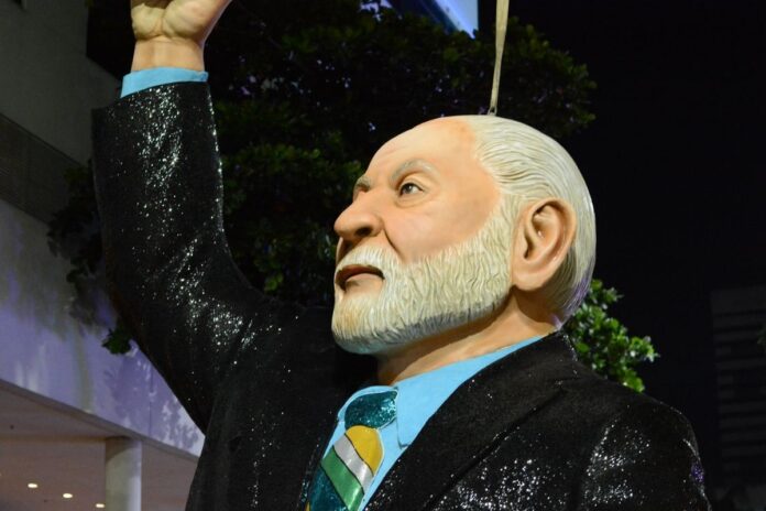 tse-abre-apuracao-sobre-lula-por-suposto-abuso-em-desfile-de-carnaval