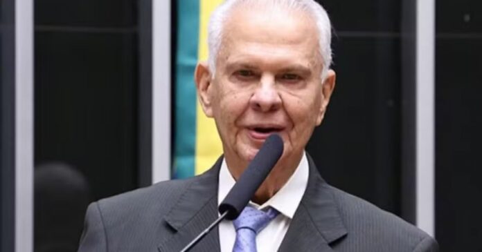 tre-ba-cancela-filiacao-de-araujo-ao-dc-e-determina-retorno-ao-pdt
