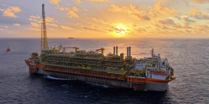 navio-plataforma-da-petrobras-registra-producao-maxima-no-pre-sal