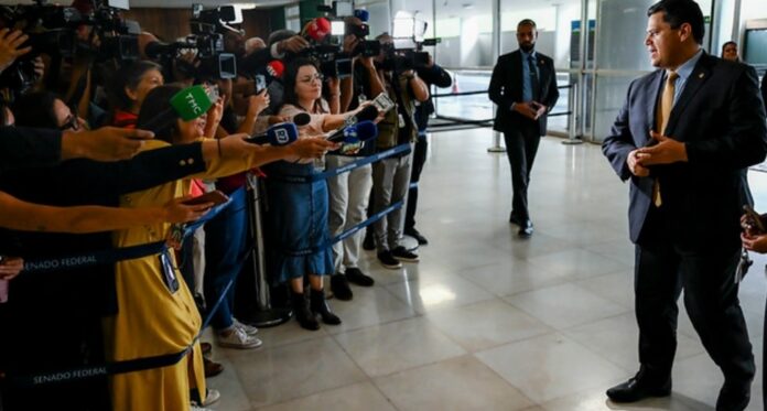 governo-mira-em-alcolumbre-para-adiar-a-vigencia-da-pec-dos-acs