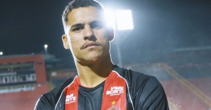 vitoria-apresenta-alex-bruno-e-centroavante-pode-estrear-no-ba-vi