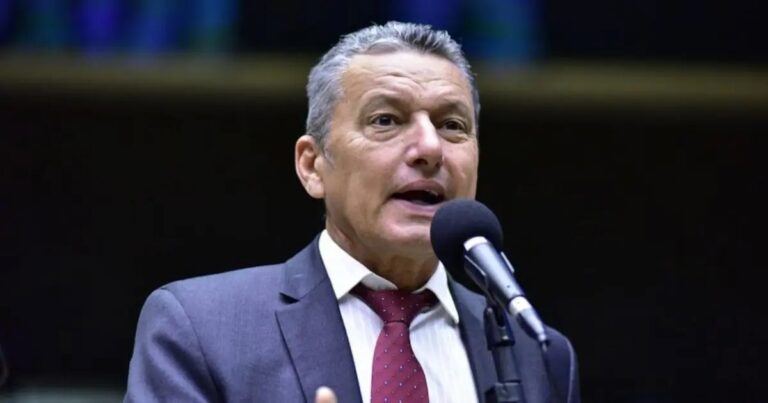 tcu-condena-charles-fernandes-a-ressarcir-r$-130-mil-por-irregularidades-em-guanambi