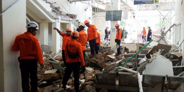 indonesia-soma-100-mil-mortos-apos-terremoto
