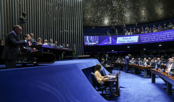 deputados-federais-que-buscam-vagas-no-senado-dobram-em-2026