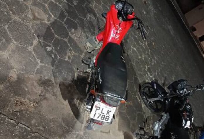 policia-atua-com-rapidez-e-impede-venda-de-moto-furtada-em-ibiraja,-itanhem