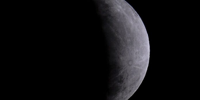nesta-quinta,-eclipse-parcial-da-lua-pode-ser-visto-em-todo-o-brasil
