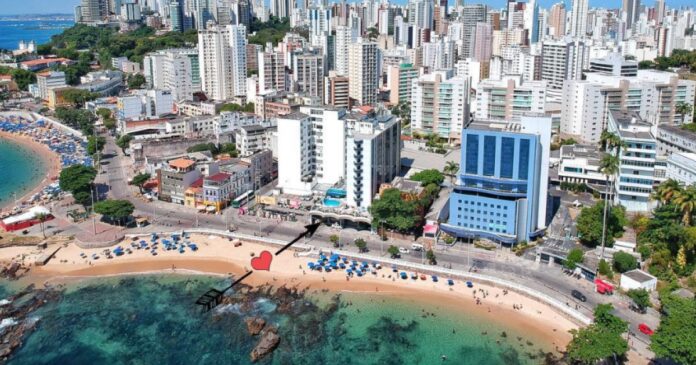 porto-da-barra:-empreendimento-de-sete-andares-substitui-hotel-marazul
