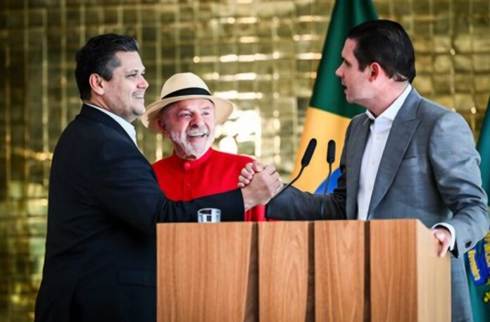 alcolumbre-avanca-na-nomeacao-do-presidente-da-comissao-sobre-a-taxa-das-blusinhas-e-designa-leila-do-volei-para-a-relatoria