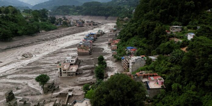 enquanto-nepal-acompanha-dois-lagos,-persiste-o-risco-de-enchentes