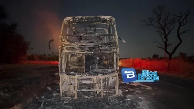 incendio-atinge-onibus-no-extremo-oeste;-passageiros-saem-ilesos