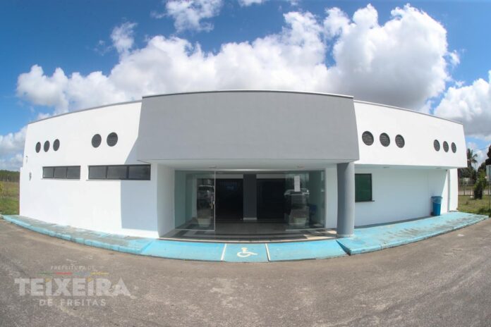 teixeira-de-freitas-assina-ordem-de-servico-para-reforma-do-aeroporto-9-de-maio,-na-bahia