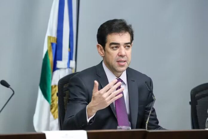 bruno-dantas-deixa-o-tcu-apos-renuncia-ao-cargo-de-ministro
