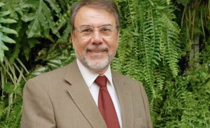 carlos-monforte,-figura-marcante-por-introduzir-o-modelo-de-ancora-no-telejornalismo-brasileiro,-morre-aos-77-anos