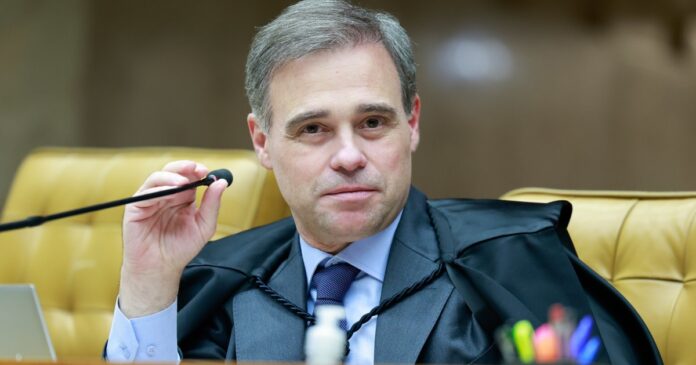 mendonca-mantem-sigilo-sobre-30+-quebras-bancarias-ligadas-ao-caso-master