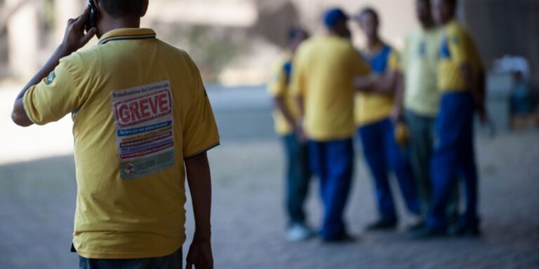 correios-enfrentam-greve-de-funcionarios-por-tempo-indeterminado