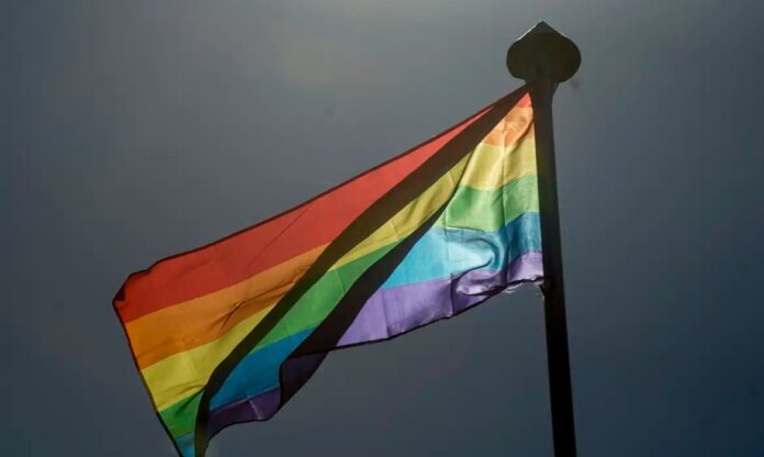 protesto-por-direitos-lgbtqia+-em-istambul-resulta-na-prisao-de-150-manifestantes,-aponta-a-policia-turca