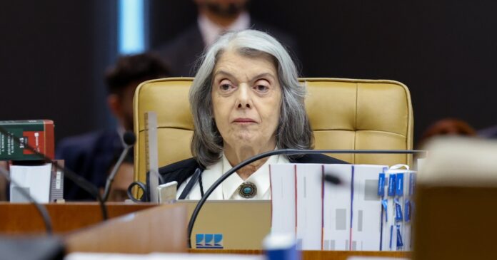 carmen-lucia-afirma-envergonhada-com-crise-no-stf-e-pede-desculpas