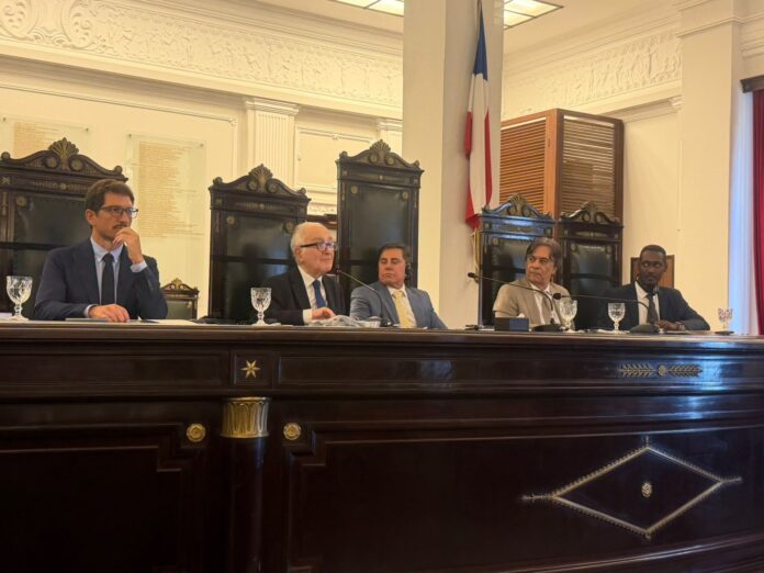luigi-ferrajoli-debate-nova-obra-sobre-constituicao-universal-no-forum-ruy-barbosa,-salvador