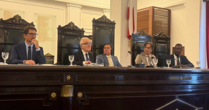 salvador-recebe-jurista-referencia-na-defesa-da-constituicao-universal