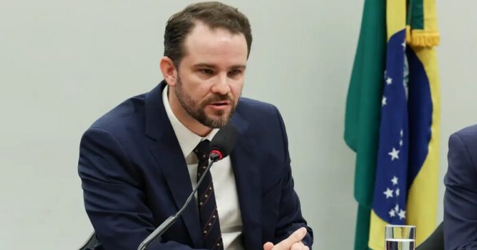 ministro-da-fazenda:-reajuste-do-bolsa-familia-difere-da-pec-kamikaze