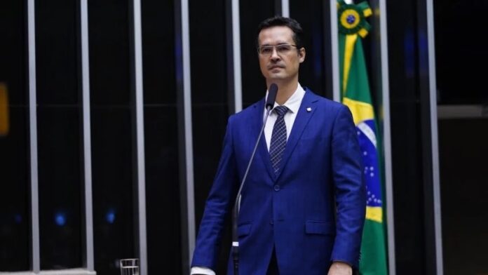 parana:-tse-determina-a-suspensao-da-candidatura-de-deltan-dallagnol-ao-senado-em-decisao-liminar