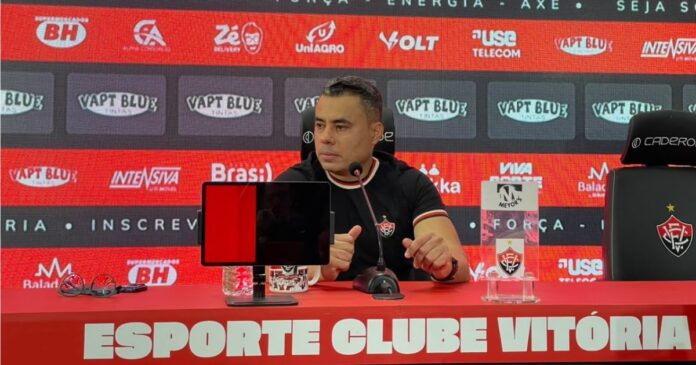 jair-ventura-admite-ma-fase-do-vitoria-e-diz-que-vaias-sao-justas
