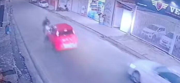 motociclista-arremessado-apos-colisao-frontal-em-ultrapassagem-na-bahia