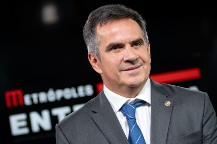 pf-encontra-us$-27,7-mil,-euros-e-liras-turcas-no-escritorio-de-ciro-nogueira