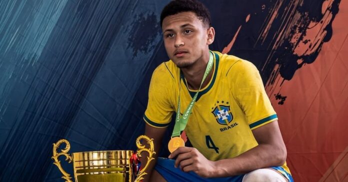 revelacao-do-vitoria,-sandro-silva,-conquista-titulo-com-a-selecao-brasileira-sub-15