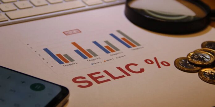 mercado-revisa-para-baixo-a-previsao-da-selic-para-13,50%