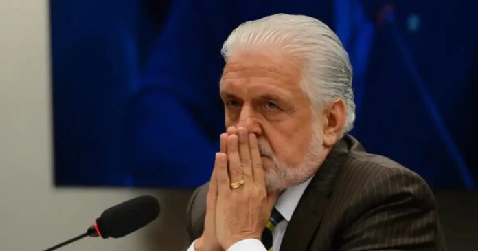 apos-acao-judicial-do-senador,-site-que-atribuia-mensagens-de-jaques-wagner-a-vorcaro-e-retirado-do-ar