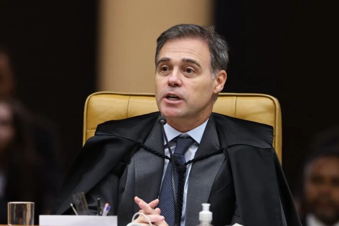 em-resposta-a-fachin,-mendonca-pede-arquivamento-de-investigacao-e-afirma-que-moraes-distorceu-relatorios-da-pf